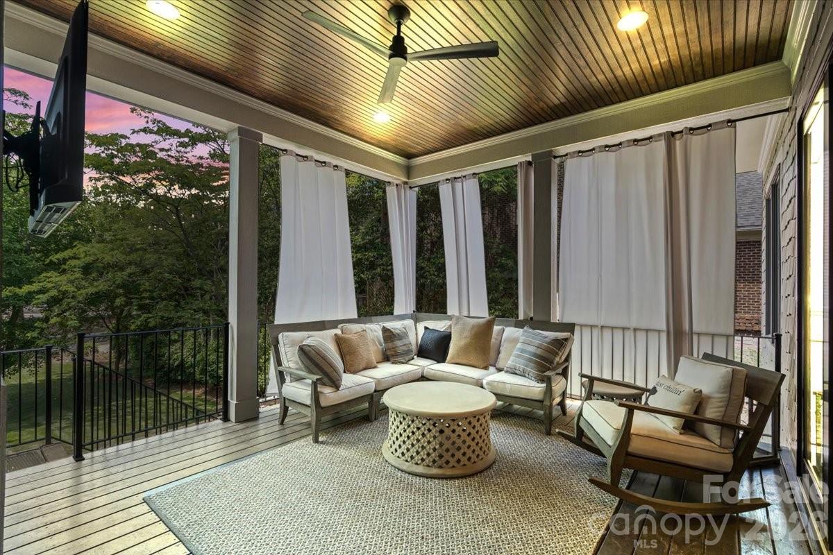 1160 S Kings Drive Charlotte NC 28207