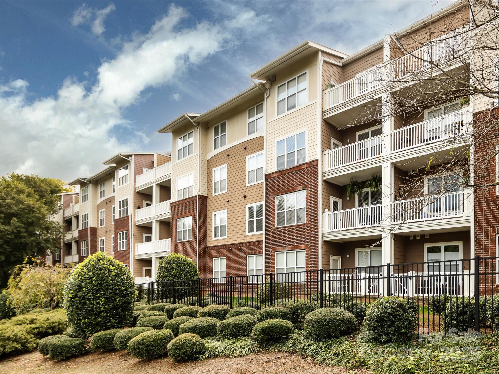 1000 E Woodlawn Road Charlotte NC 28209