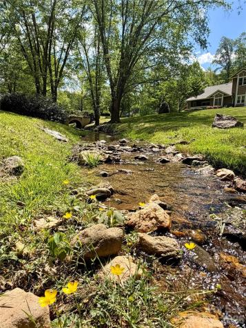 8 Creekside Lane Asheville NC 28803