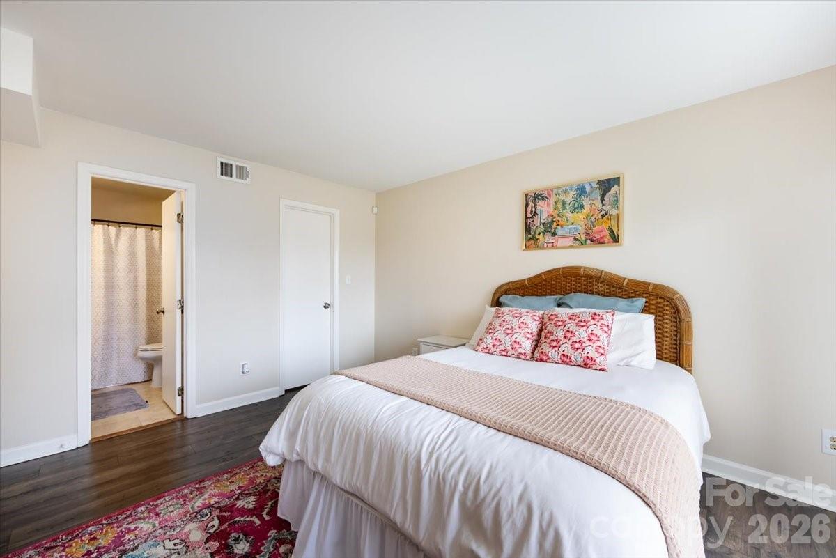 1608 Sharon Road W Charlotte NC 28210