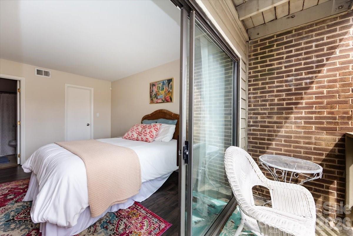 1608 Sharon Road W Charlotte NC 28210