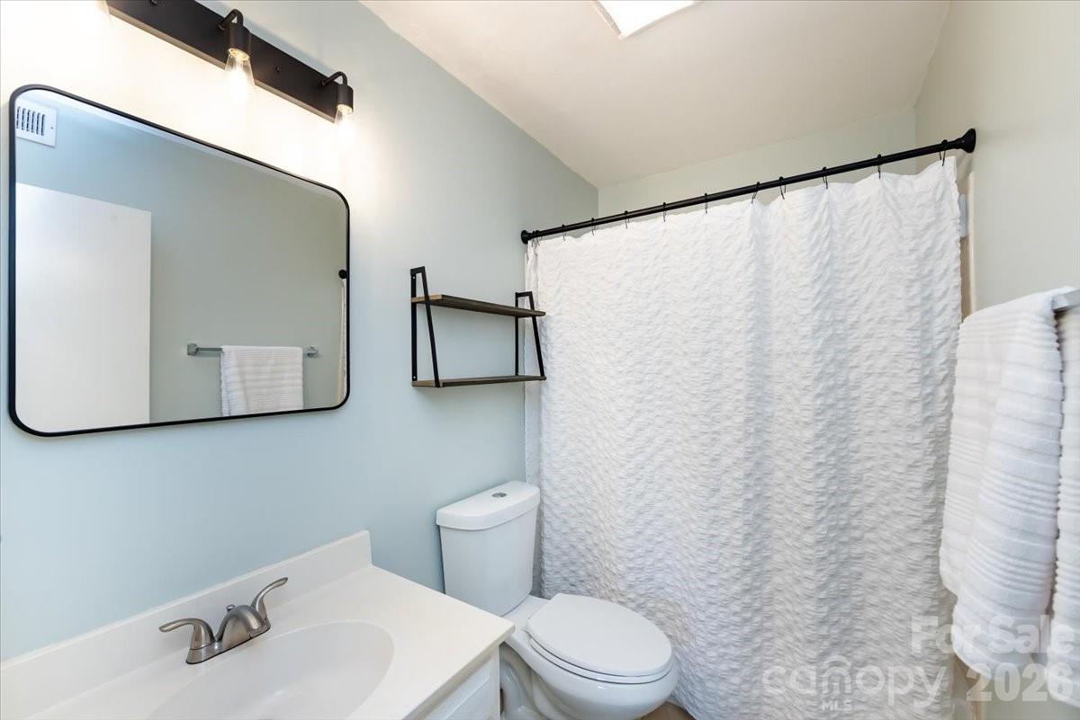 1608 Sharon Road W Charlotte NC 28210