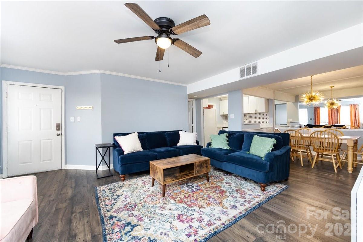 1608 Sharon Road W Charlotte NC 28210