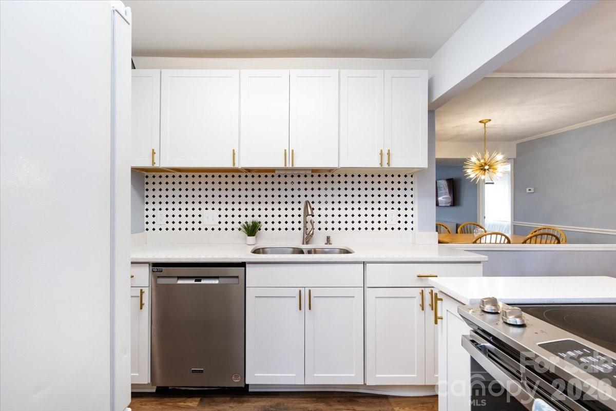 1608 Sharon Road W Charlotte NC 28210