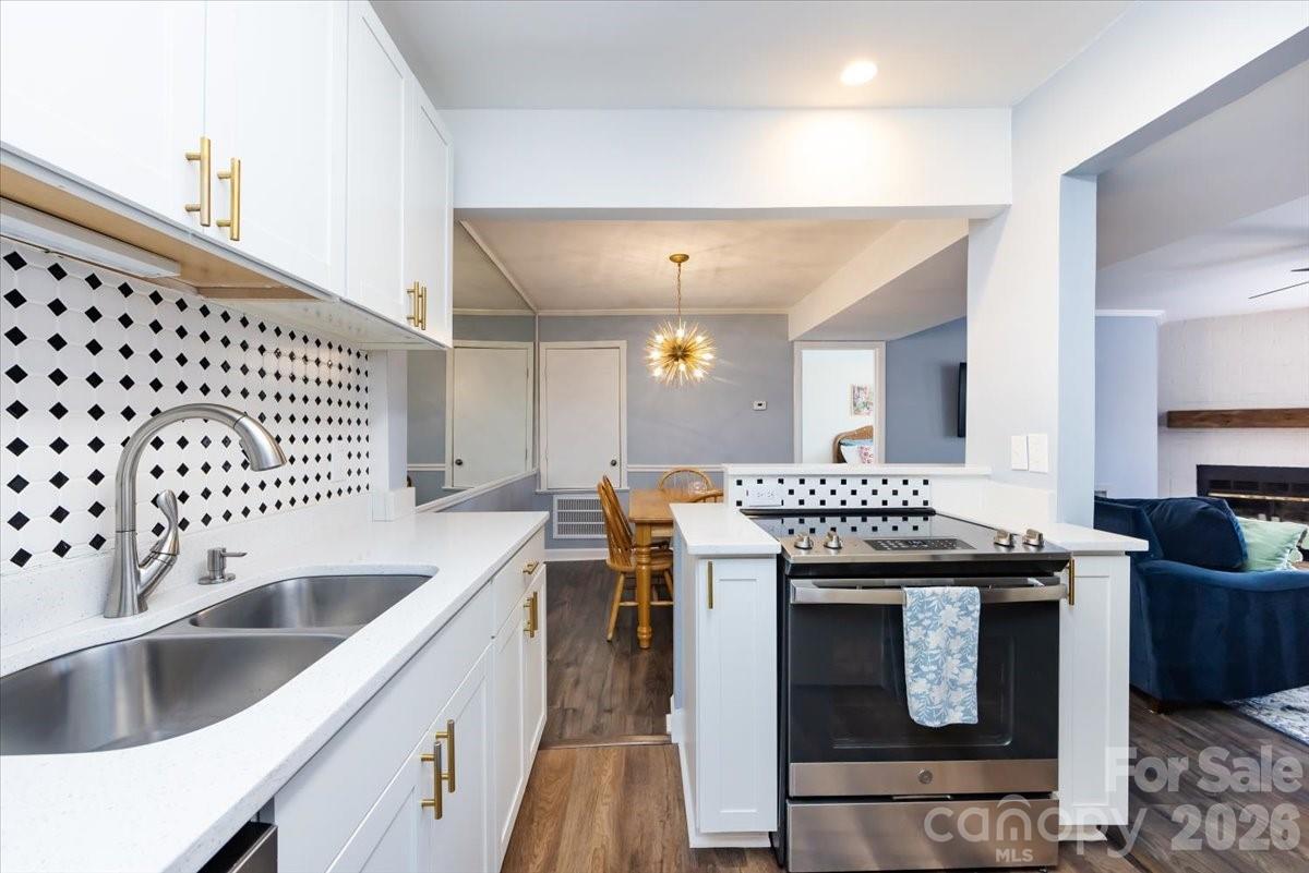 1608 Sharon Road W Charlotte NC 28210