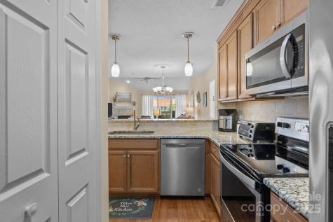 18009 Kings Point Drive Cornelius NC 28031