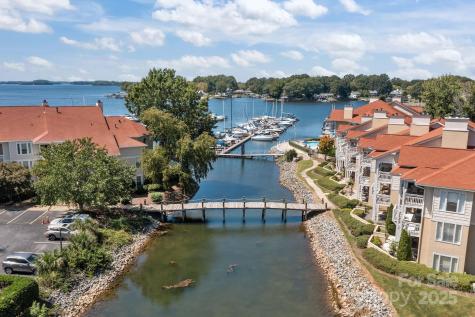 18009 Kings Point Drive Cornelius NC 28031