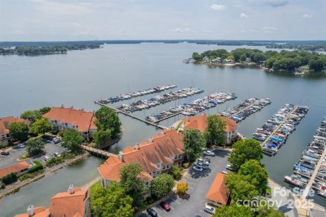 18009 Kings Point Drive Cornelius NC 28031