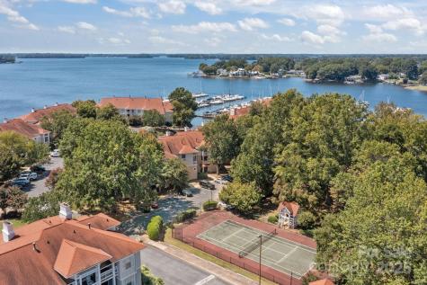 18009 Kings Point Drive Cornelius NC 28031