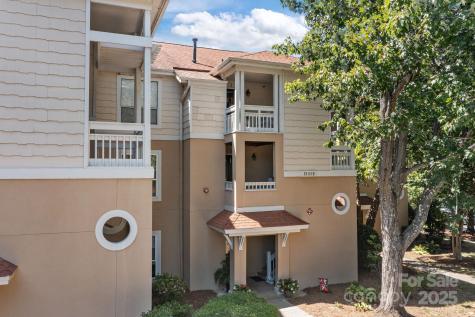 18009 Kings Point Drive Cornelius NC 28031