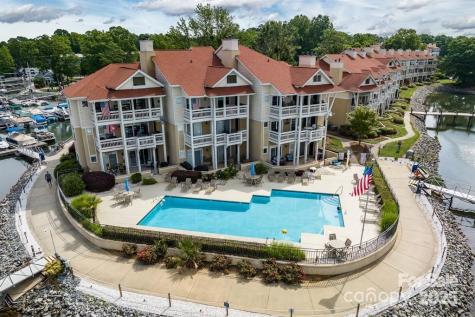 18009 Kings Point Drive Cornelius NC 28031