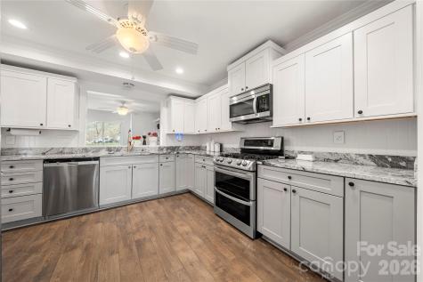 73 Ridgeport Road Clover SC 29710