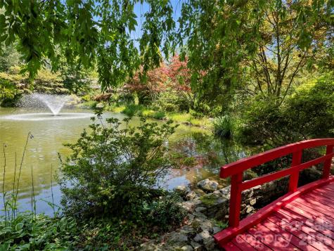 15 Ridge Terrace Asheville NC 28804