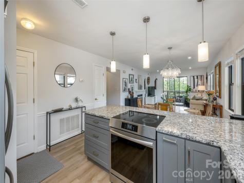 1305 Abbey Circle Asheville NC 28805