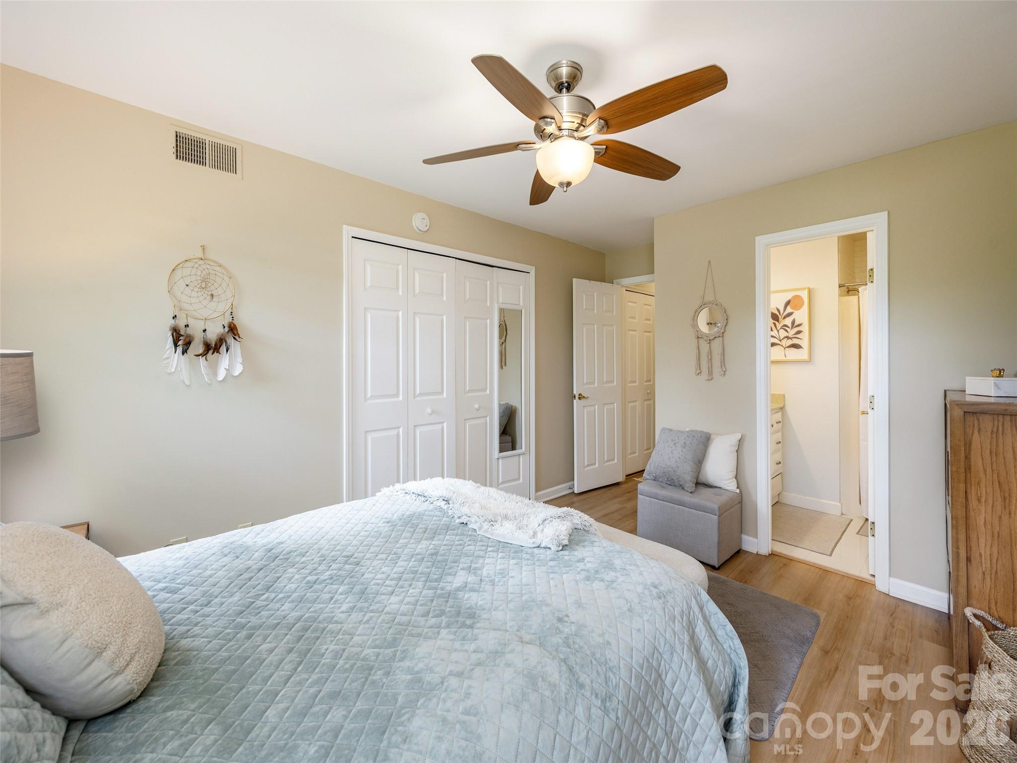 1305 Abbey Circle Asheville NC 28805