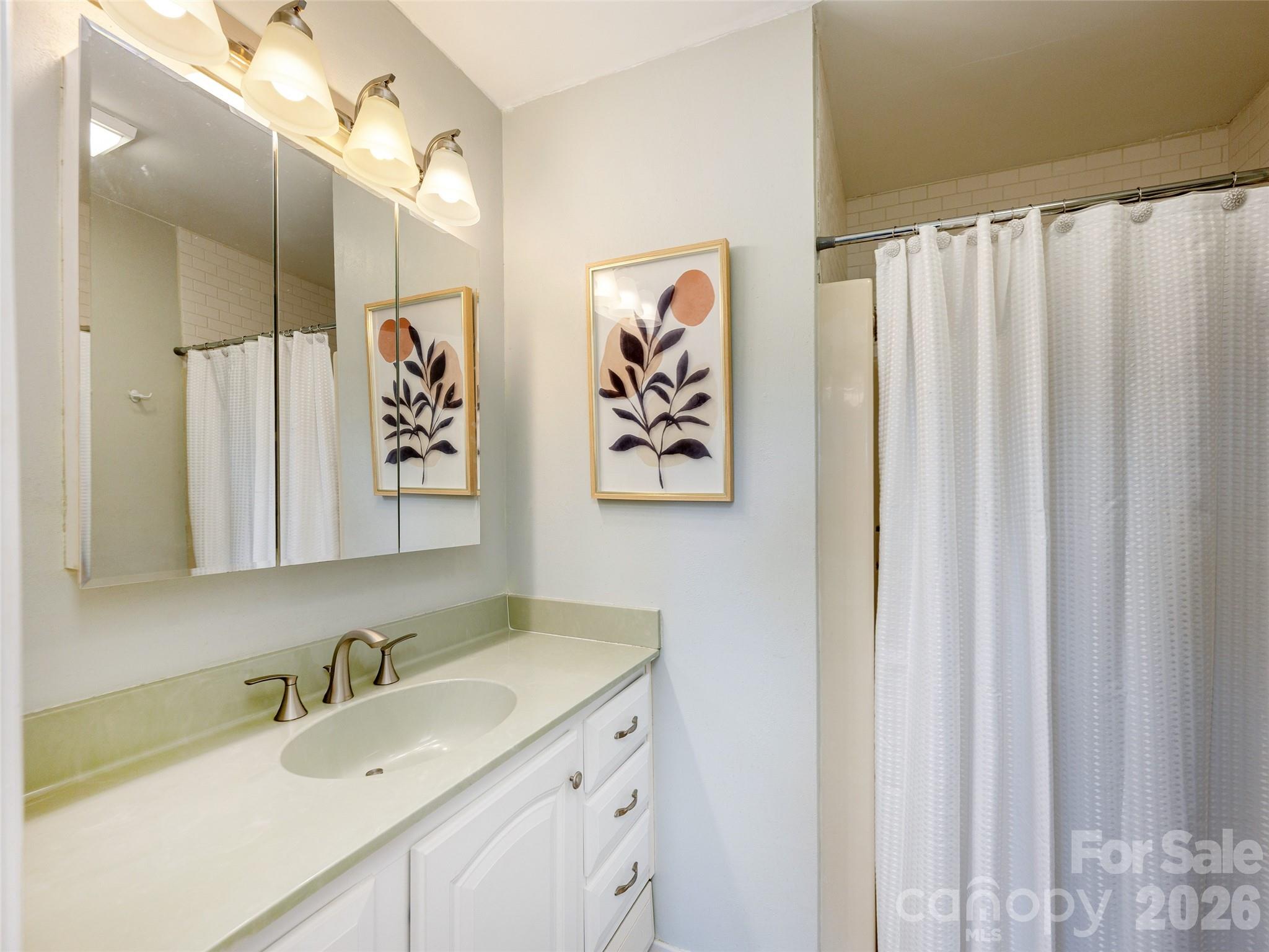 1305 Abbey Circle Asheville NC 28805