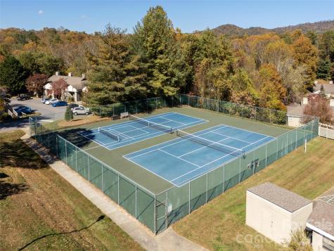 1305 Abbey Circle Asheville NC 28805