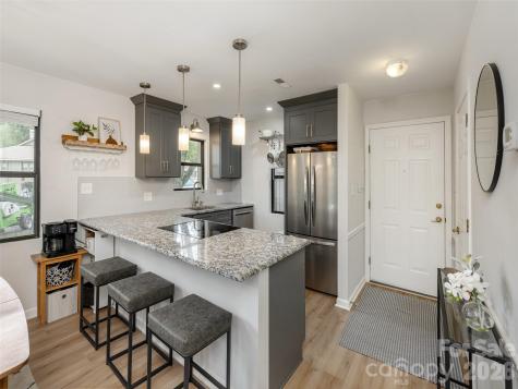 1305 Abbey Circle Asheville NC 28805
