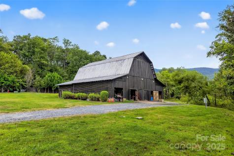 305 Clubhouse Lane Mill Spring NC 28756