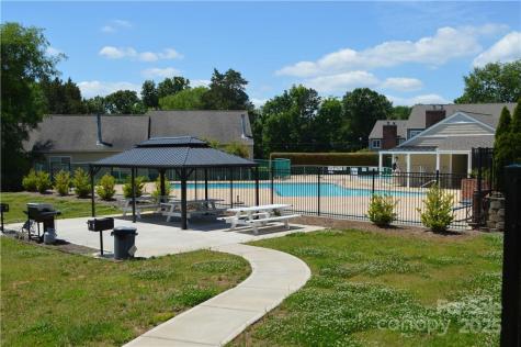 2929 Heathstead Place Charlotte NC 28210