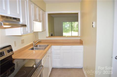 2929 Heathstead Place Charlotte NC 28210