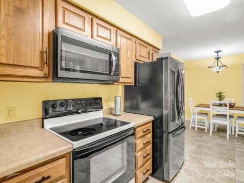 405 N Scarlet Oak Lane Hendersonville NC 28791