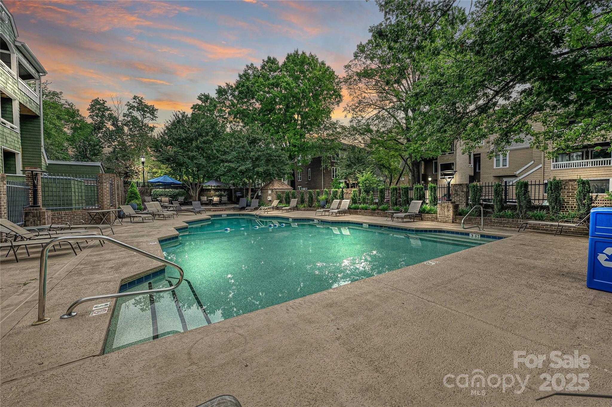 433-68 W 8th Street Charlotte NC 28202