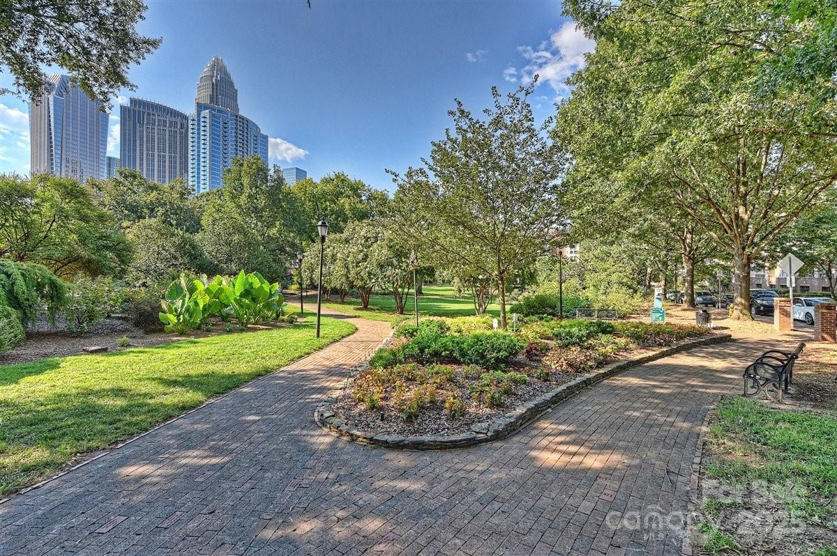 433-68 W 8th Street Charlotte NC 28202