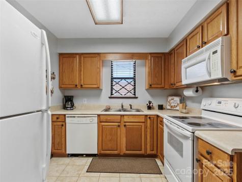 383 Overlook Drive Burnsville NC 28714