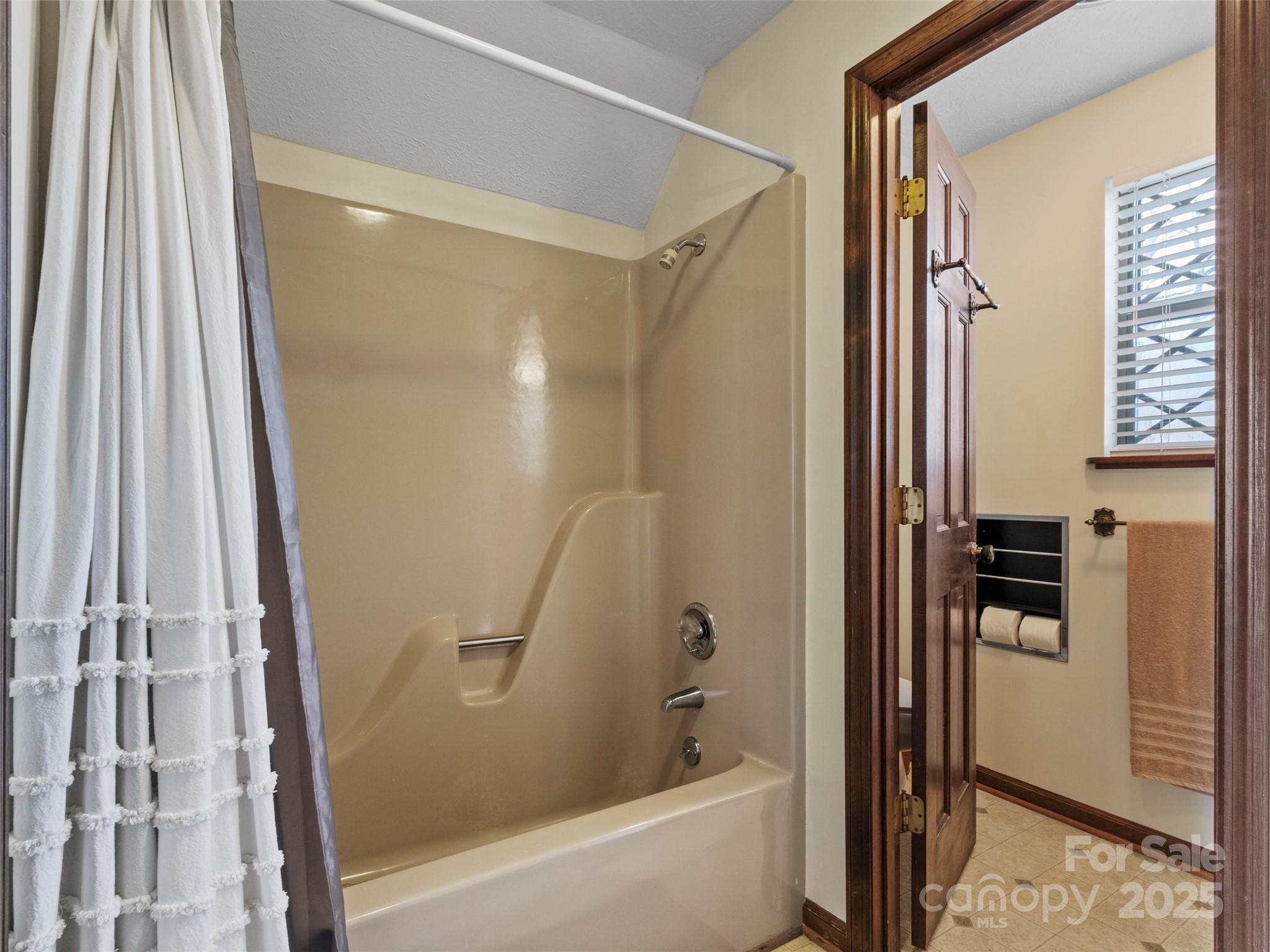 383 Overlook Drive Burnsville NC 28714