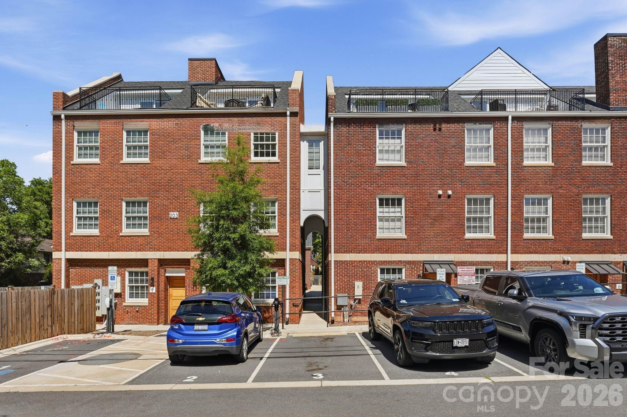 203 Grandin Road Charlotte NC 28208