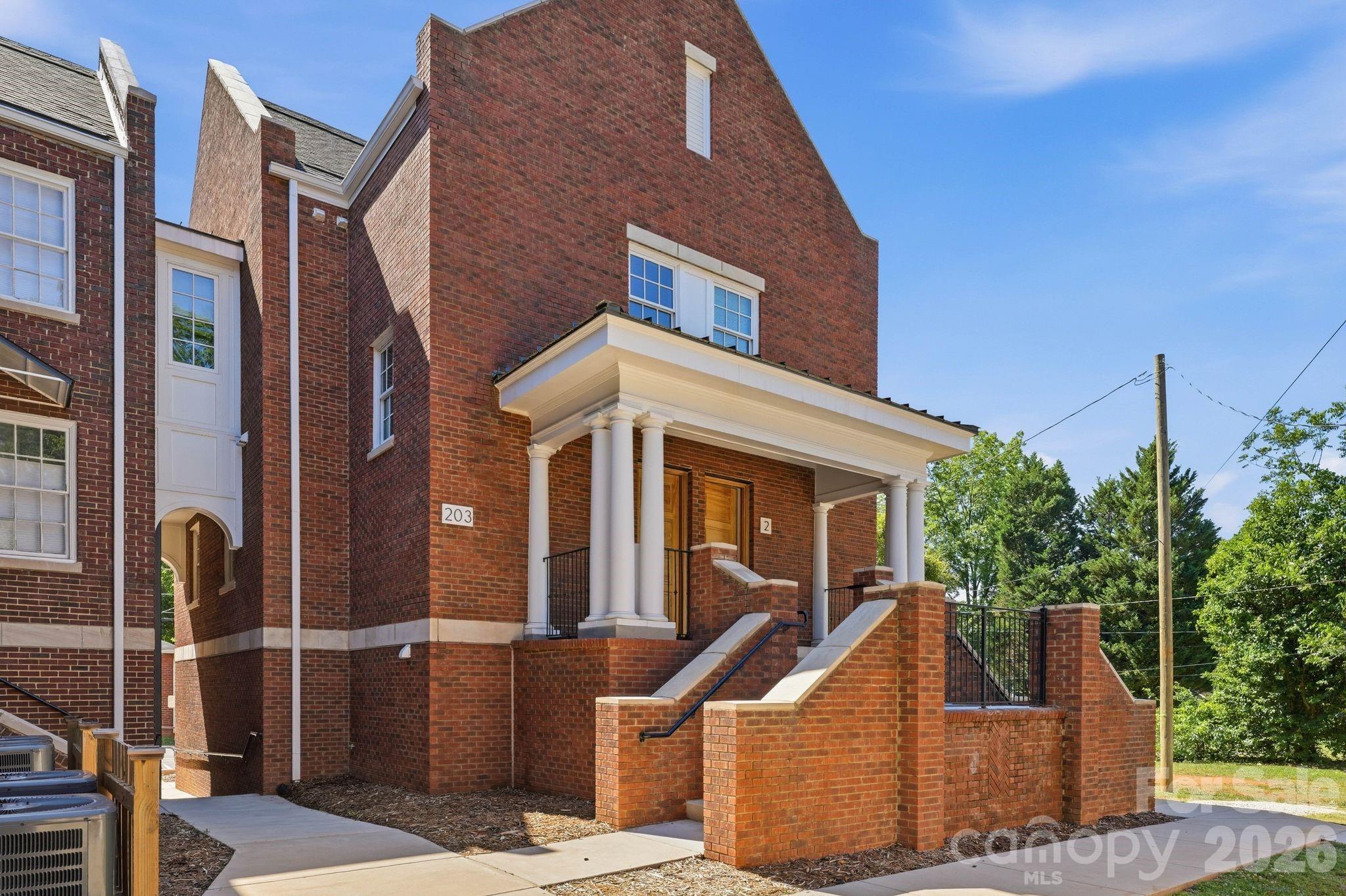 203 Grandin Road Charlotte NC 28208