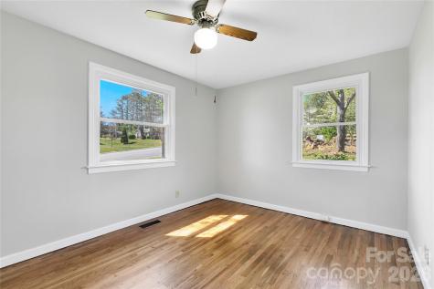 19 Trowbridge Lane Brevard NC 28712