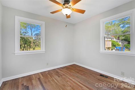 19 Trowbridge Lane Brevard NC 28712