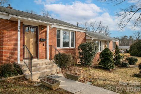 19 Trowbridge Lane Brevard NC 28712