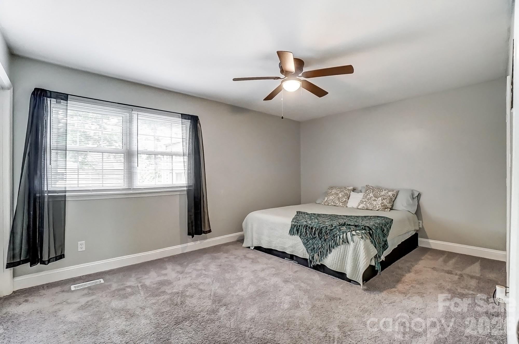 8518 Castle Pine Court Charlotte NC 28226