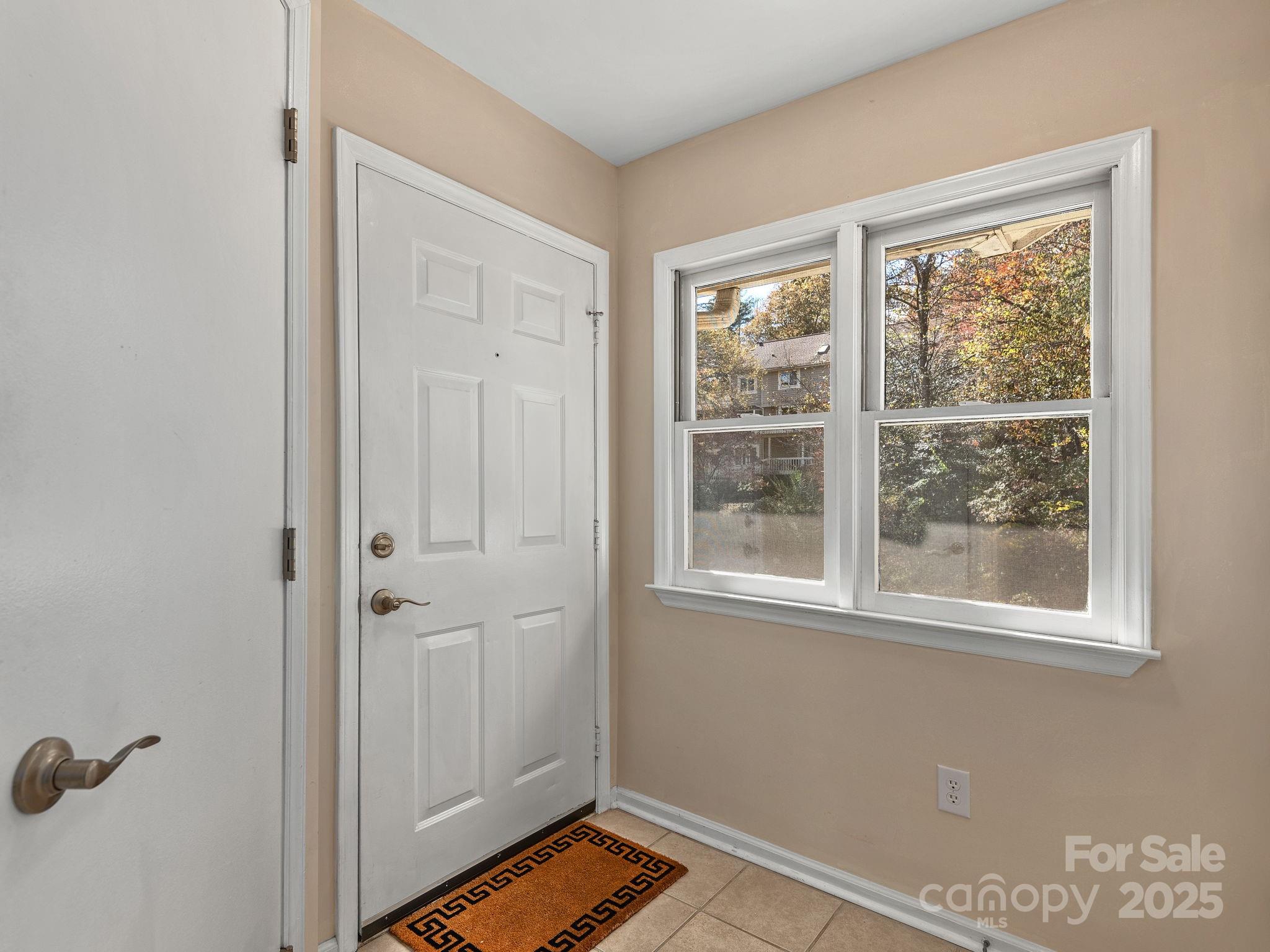 8 Willow Tree Run Asheville NC 28803