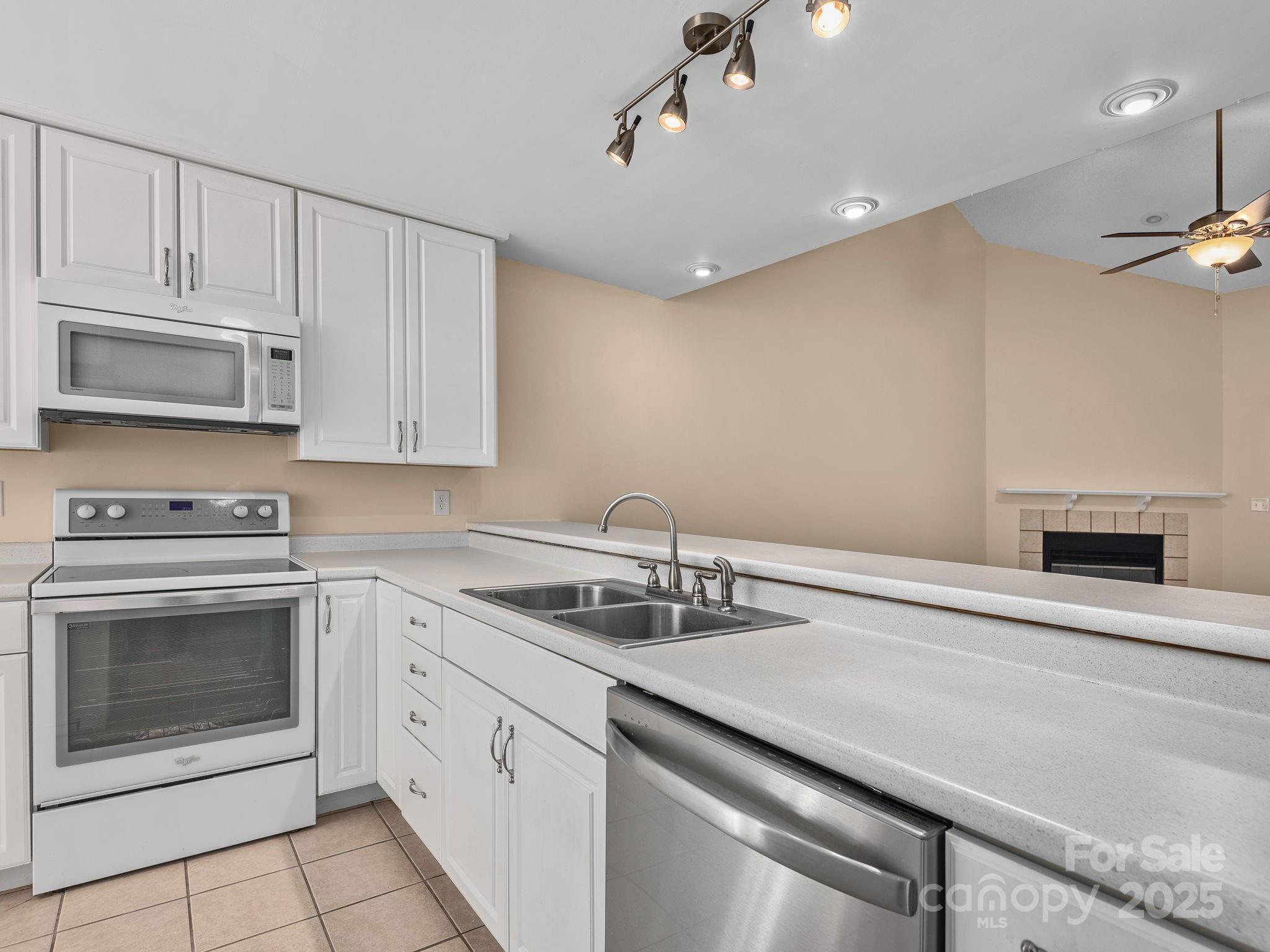 8 Willow Tree Run Asheville NC 28803