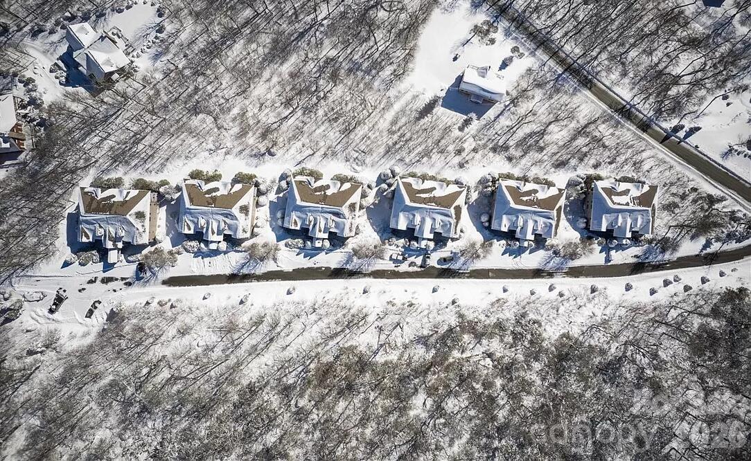 180 Windy Knoll Banner Elk NC 28604