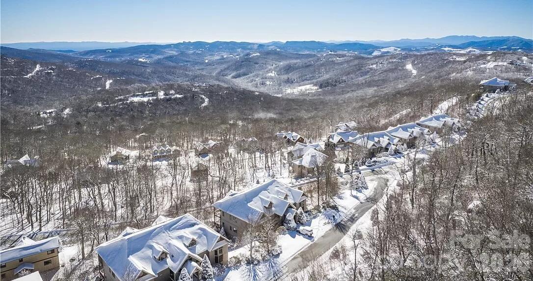 180 Windy Knoll Banner Elk NC 28604