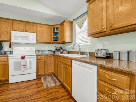 27 Gray Wolf Lane Hendersonville NC 28792
