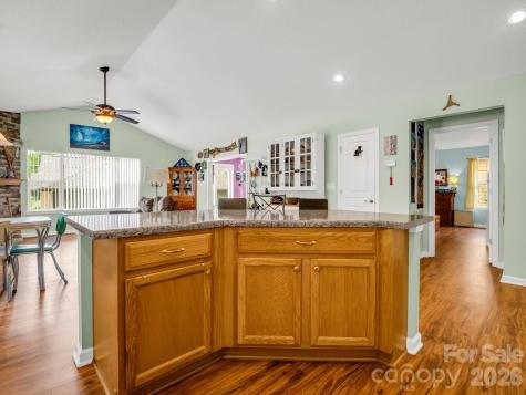 27 Gray Wolf Lane Hendersonville NC 28792