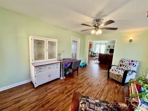 27 Gray Wolf Lane Hendersonville NC 28792