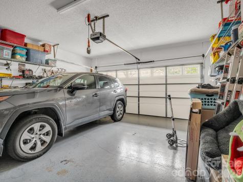 27 Gray Wolf Lane Hendersonville NC 28792