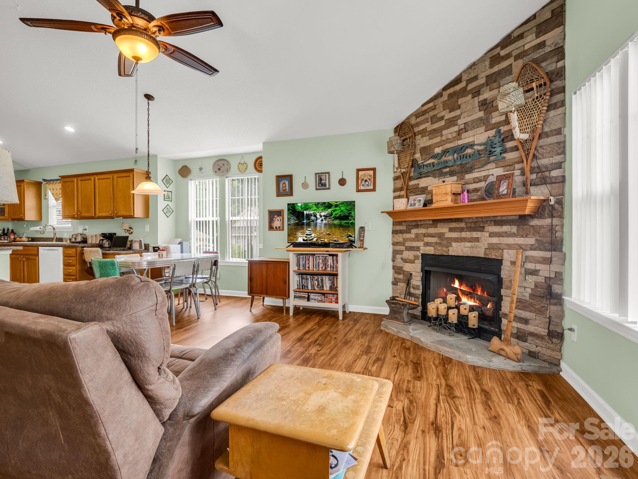 27 Gray Wolf Lane Hendersonville NC 28792