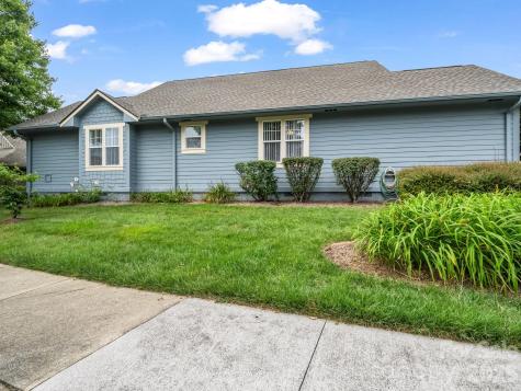27 Gray Wolf Lane Hendersonville NC 28792