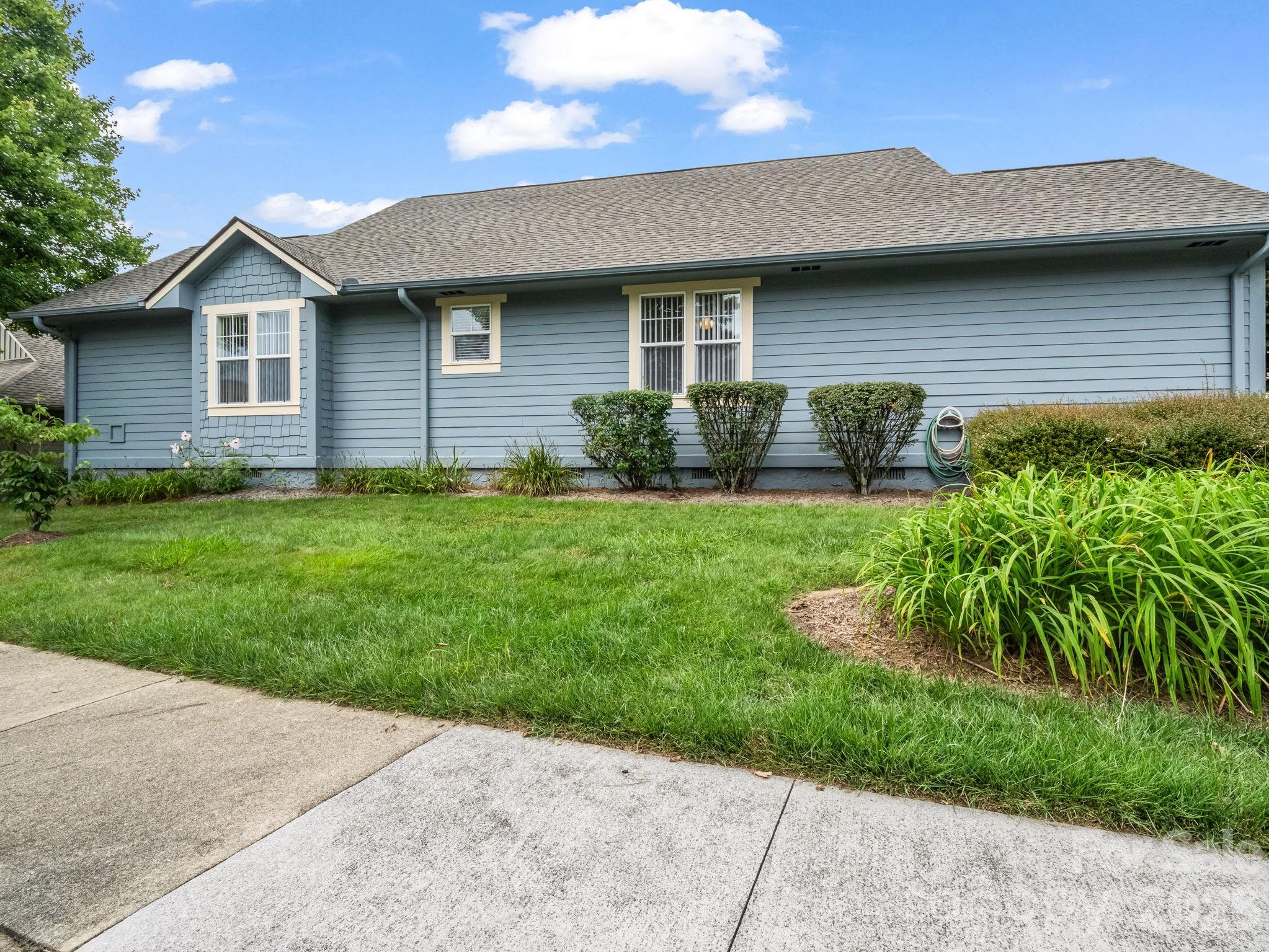 27 Gray Wolf Lane Hendersonville NC 28792