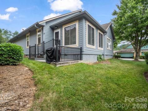 27 Gray Wolf Lane Hendersonville NC 28792
