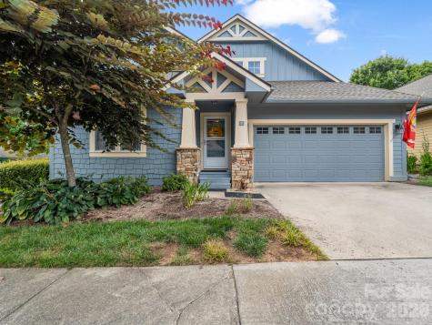 27 Gray Wolf Lane Hendersonville NC 28792