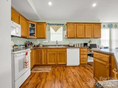 27 Gray Wolf Lane Hendersonville NC 28792